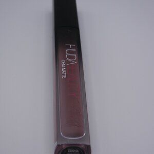 BD 2 for 40$ - NEW Huda Liquid Lipstick in Provocateur